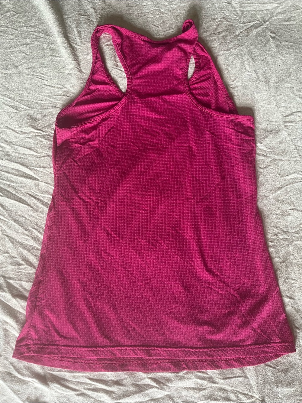 Daisy Fuentes Pink Women's Performance Top Label Detail